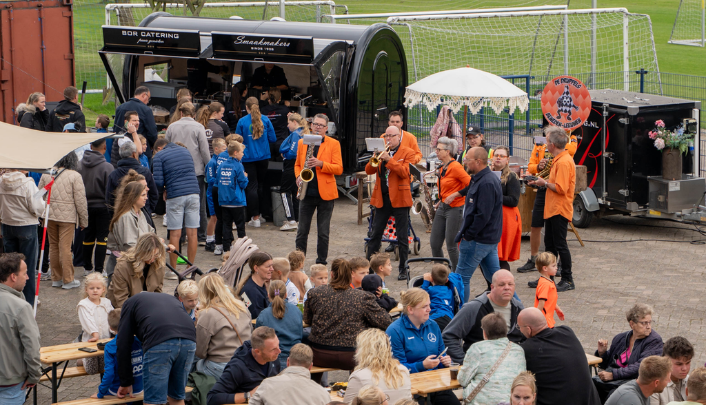 De Druppels spelen bij het 25-jarig jubileum van DFS in Opheusden, september 2026